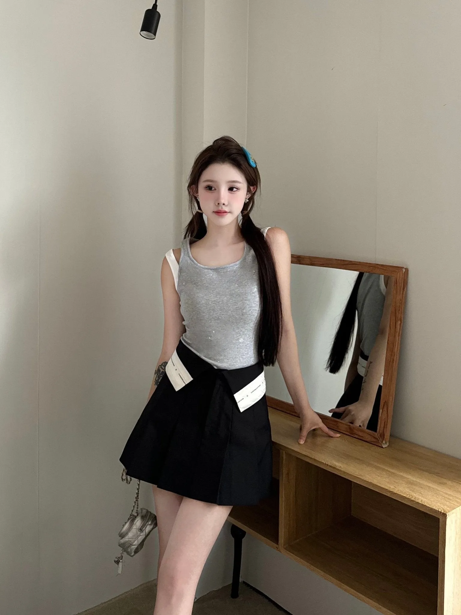 Black With White Webbing Flap Head Rose Scented Pleated Skirt