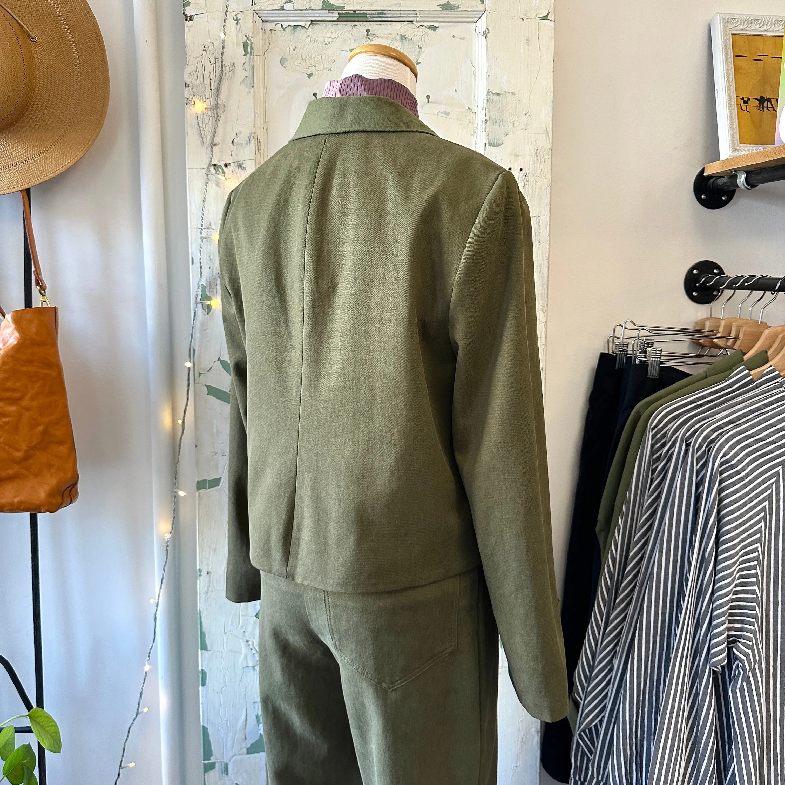 Eve Gravel // Ebeko Jacket Khaki