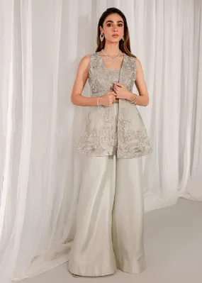 Indian Wedding Dress in Classic Jacket and Pants Style