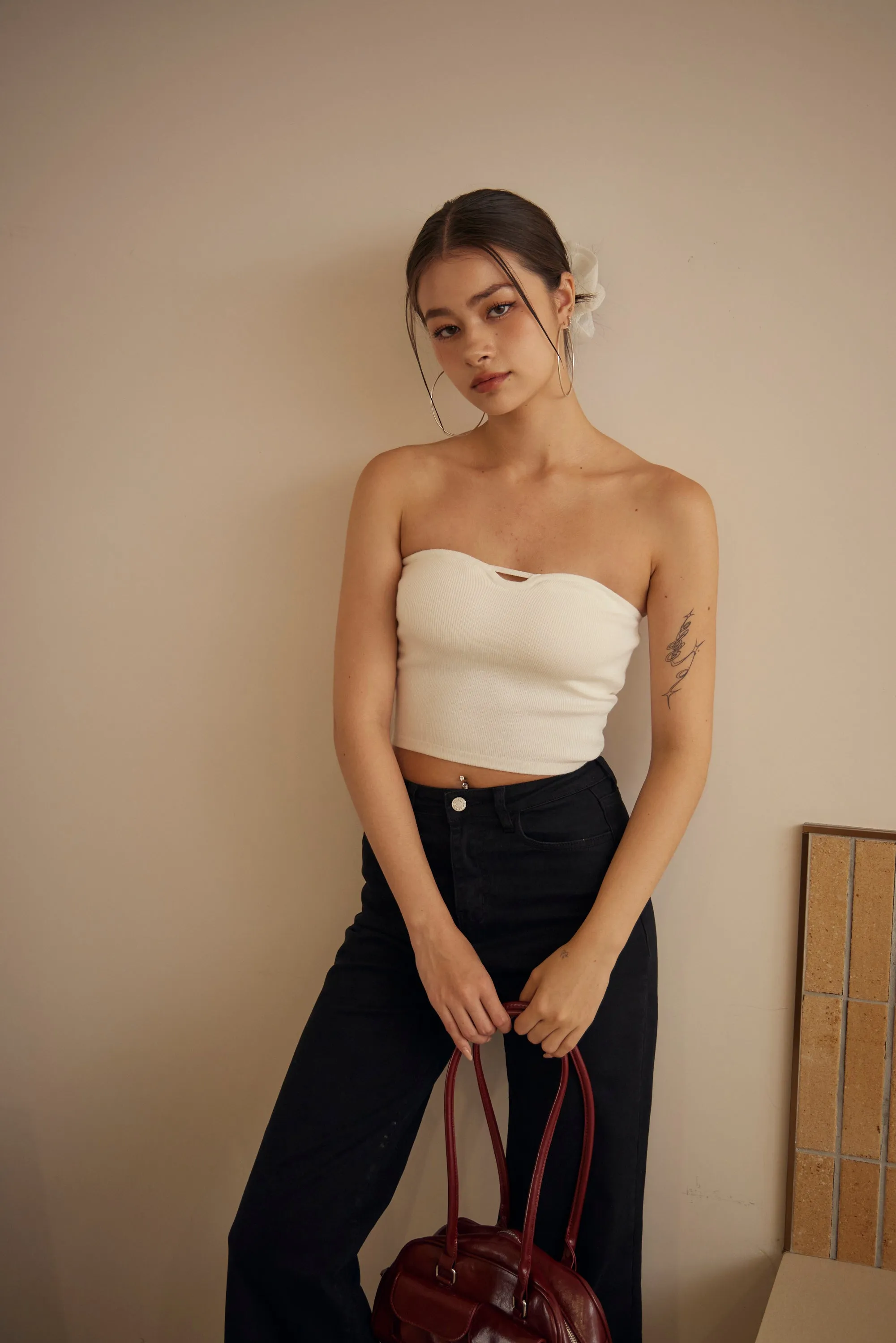Knit Strapless Bra Top (鏤空針織平口)