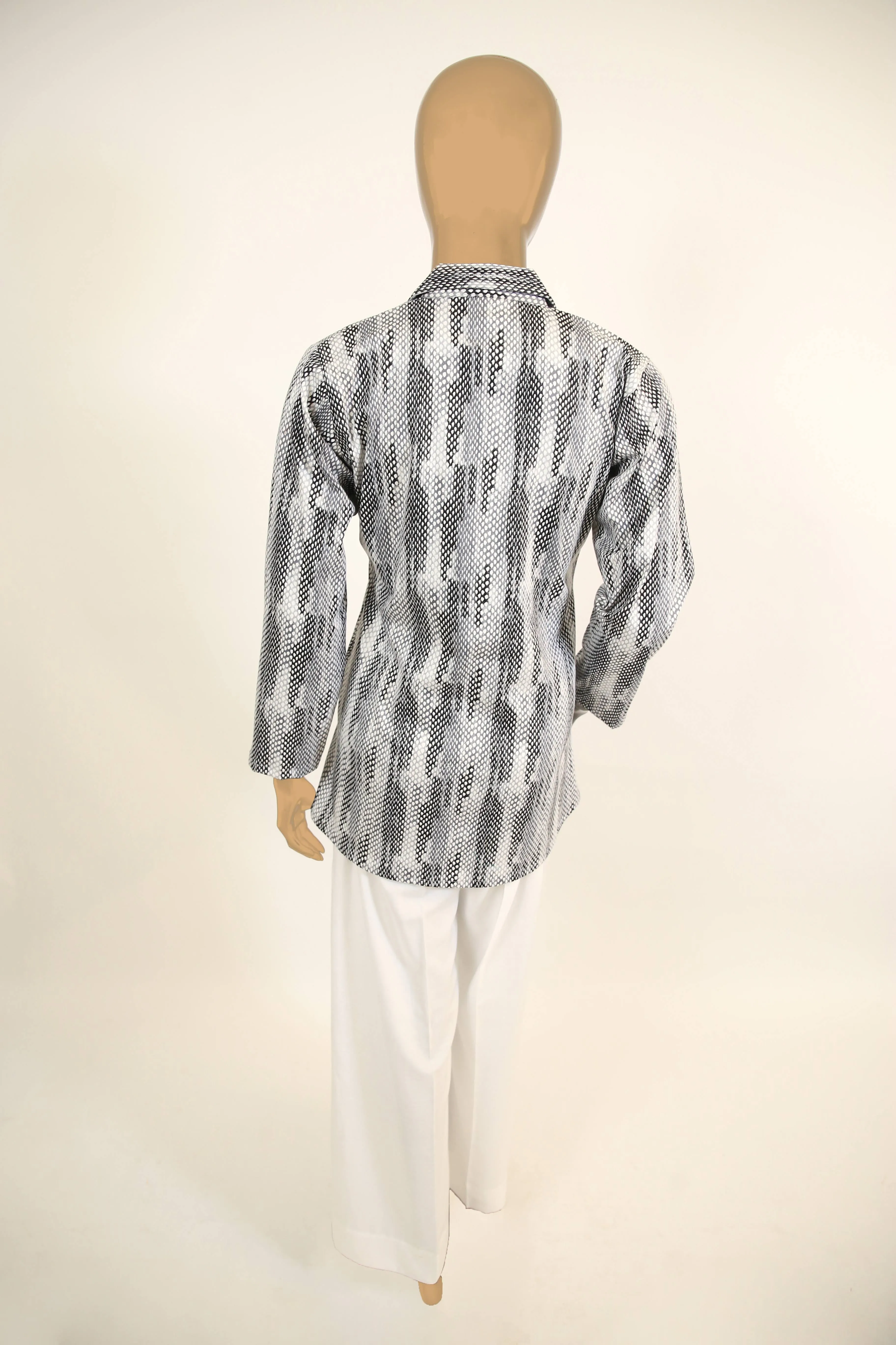 Magnolia- Alluring Cotton tunic with front buttons